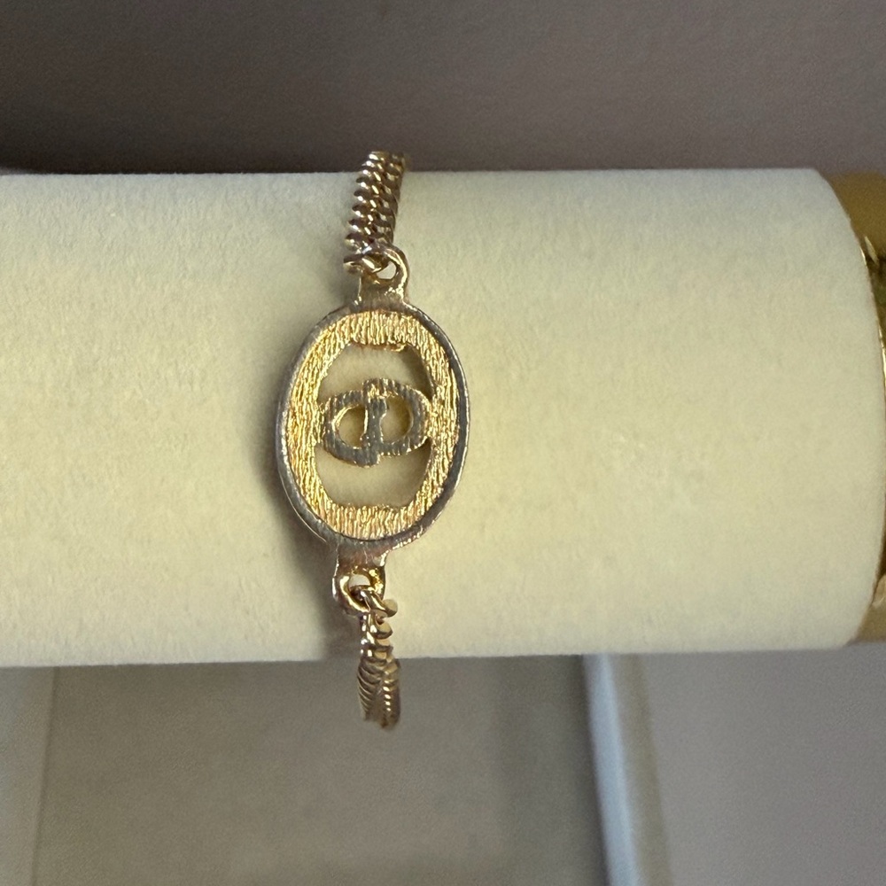 ✨Authentic Vintage Dior Gold Chain Bracelet with Logo Charm - Picture 4 of 7